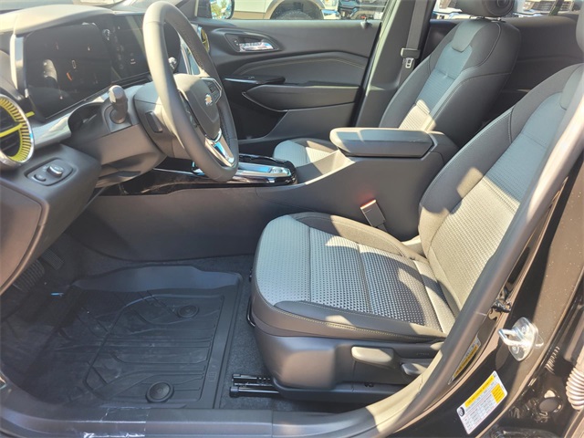 2025 Chevrolet Trax LT Image 7 of 15