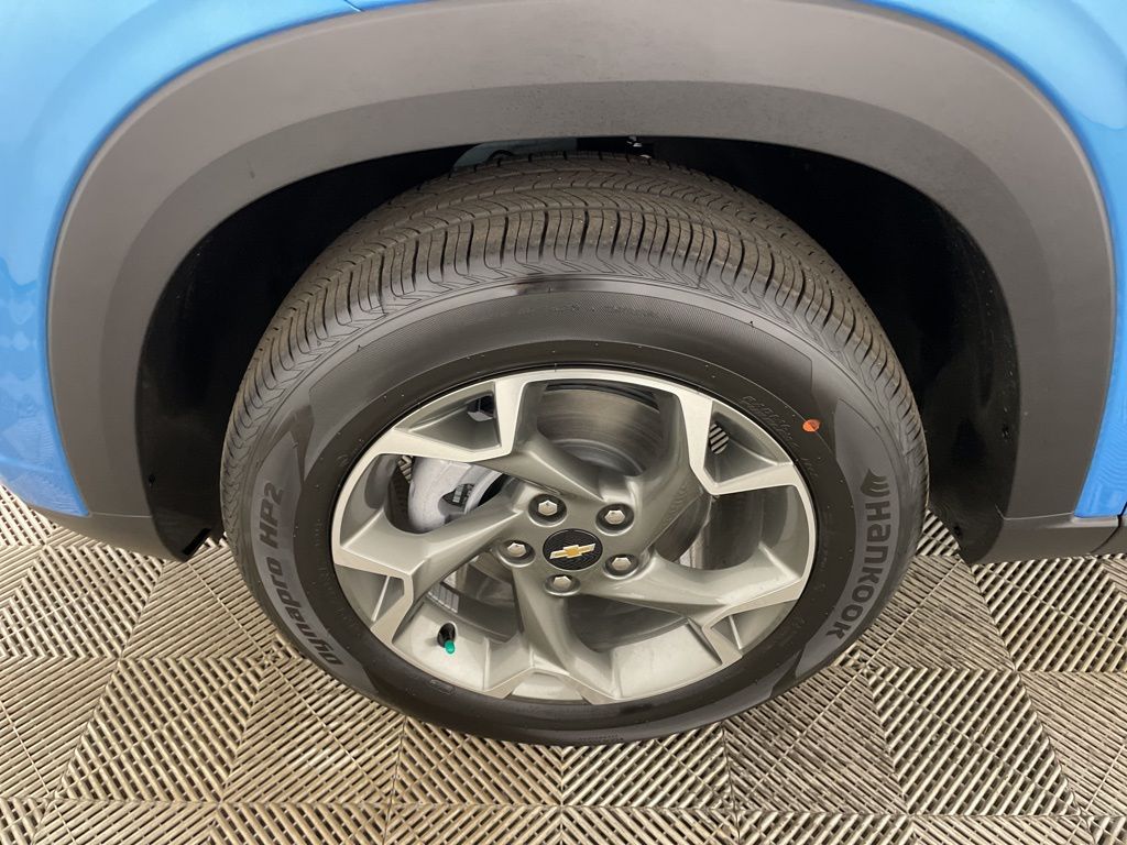 Vehicle image 15 of 52