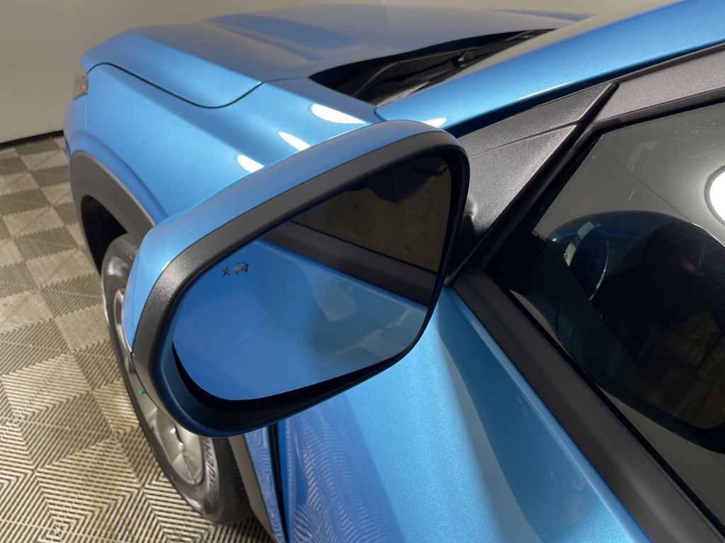 Vehicle image 19 of 52