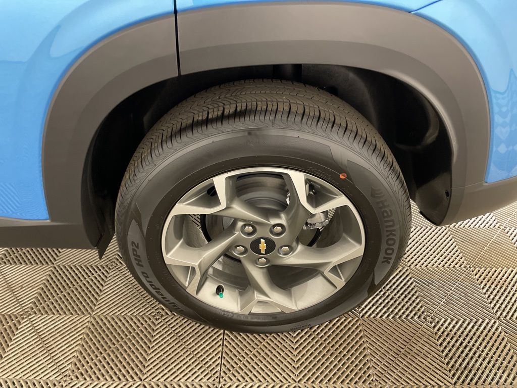 Vehicle image 16 of 52