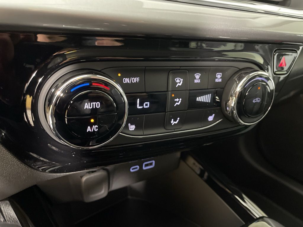 Vehicle image 36 of 52