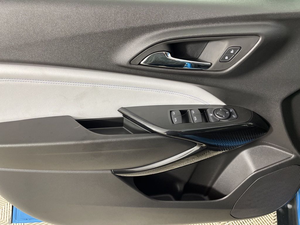 Vehicle image 20 of 52