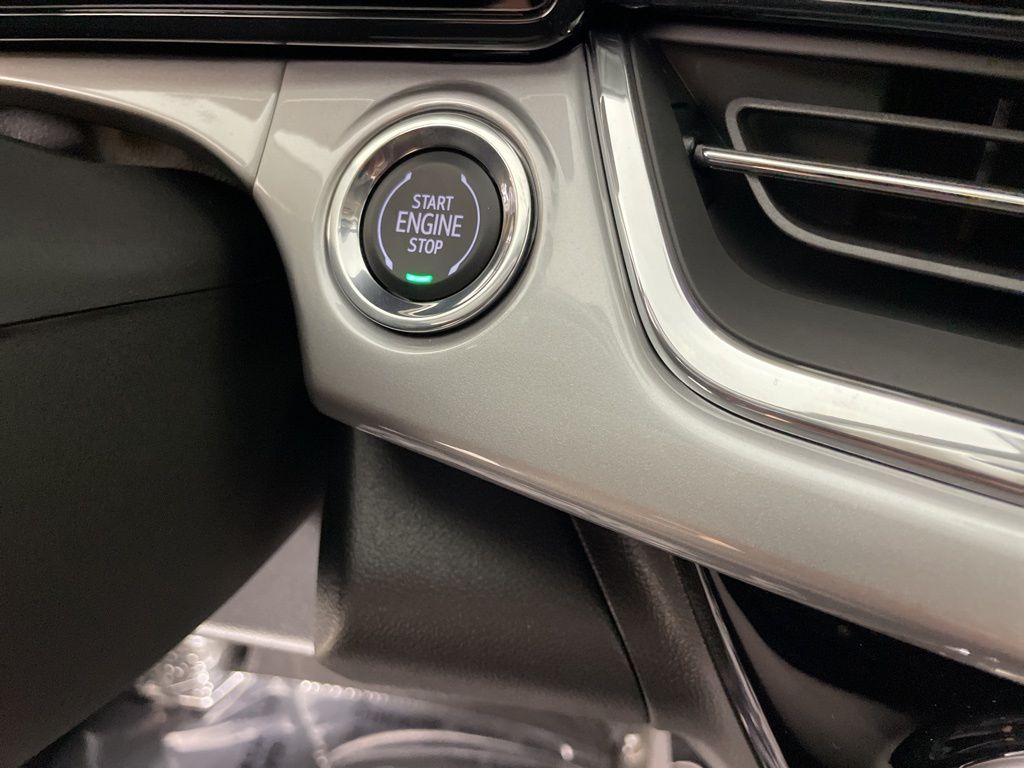 Vehicle image 28 of 52