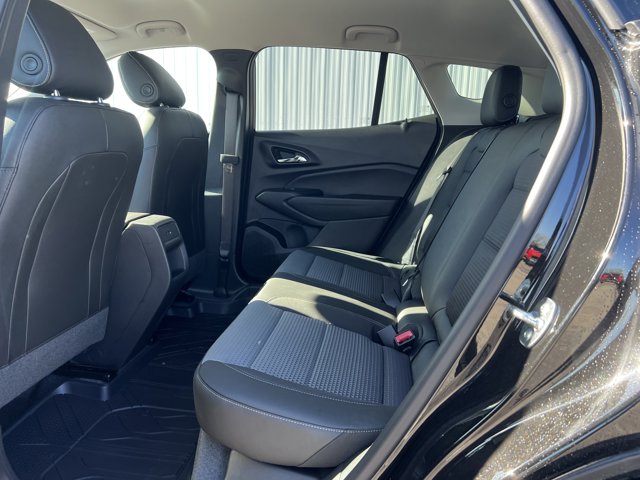 Vehicle image 17 of 34