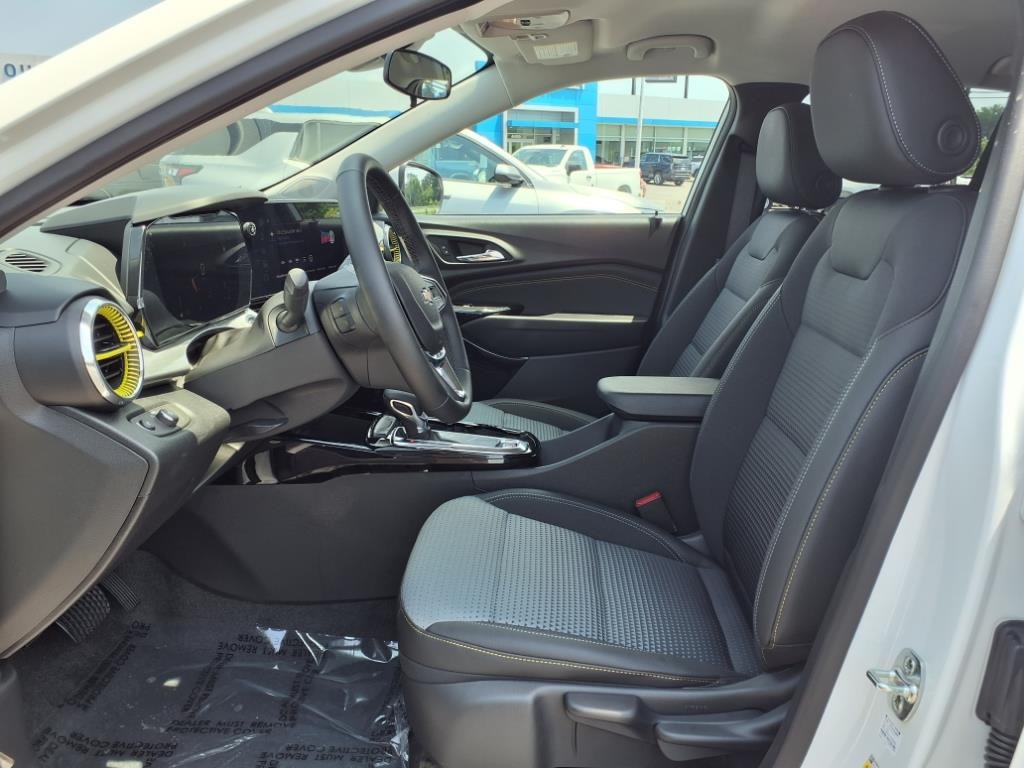 Vehicle image 8 of 16