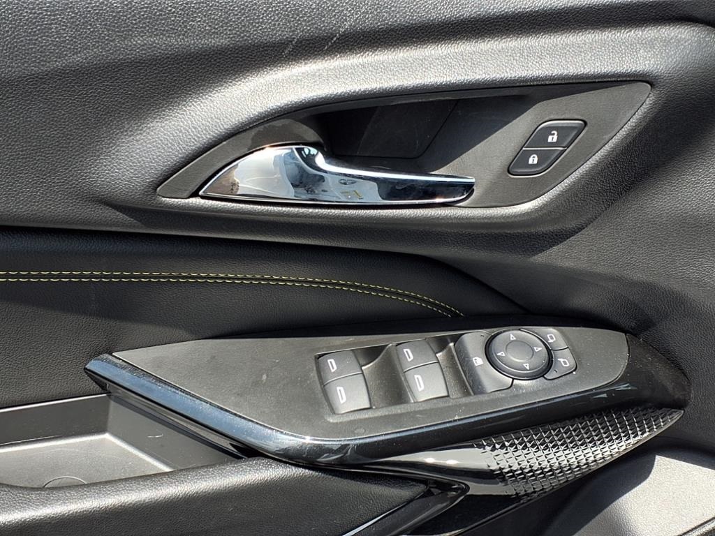 Vehicle image 14 of 16