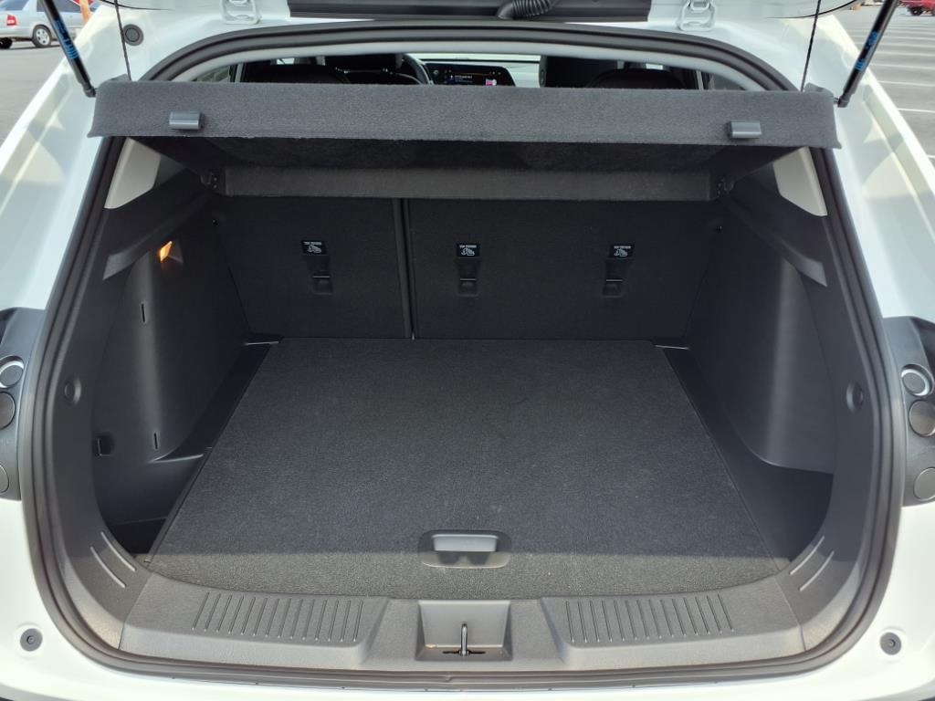 Vehicle image 6 of 16