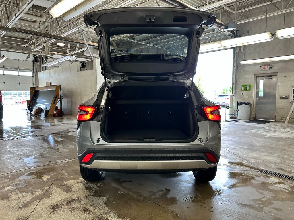 Vehicle image 7 of 25