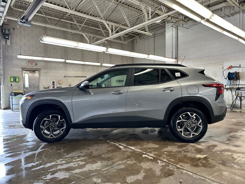 Vehicle image 5 of 25