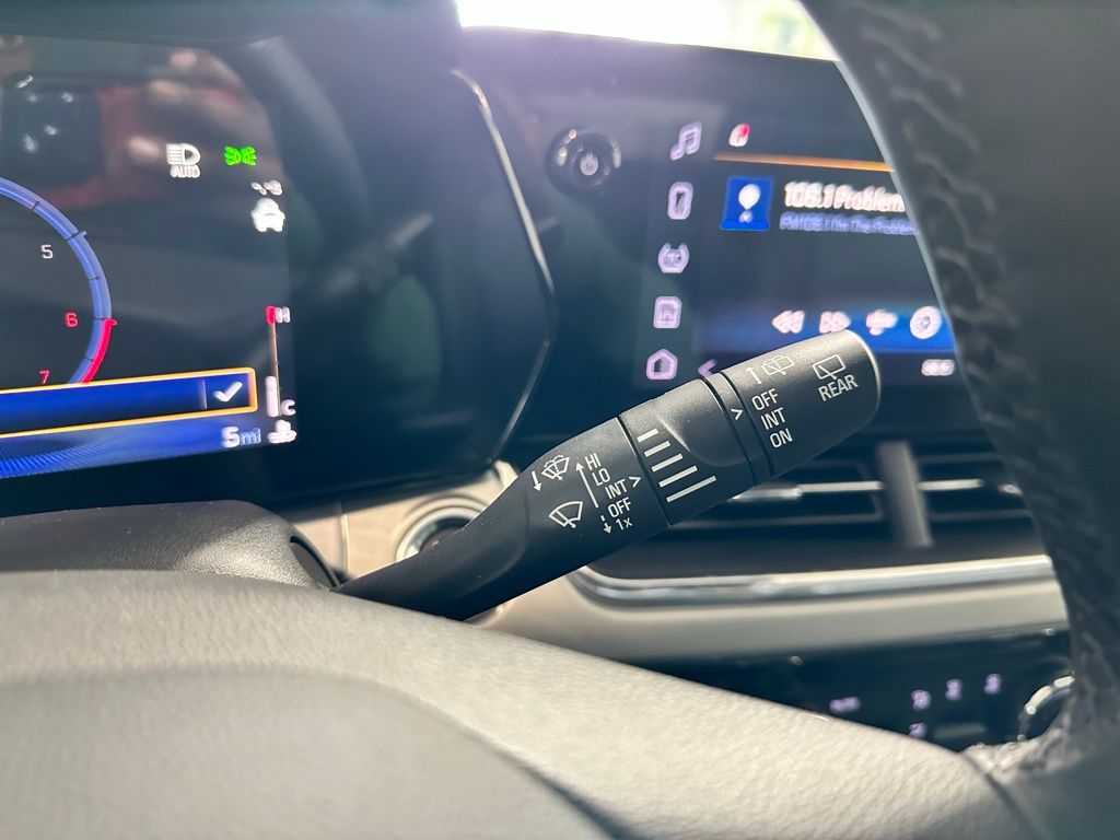 Vehicle image 22 of 25