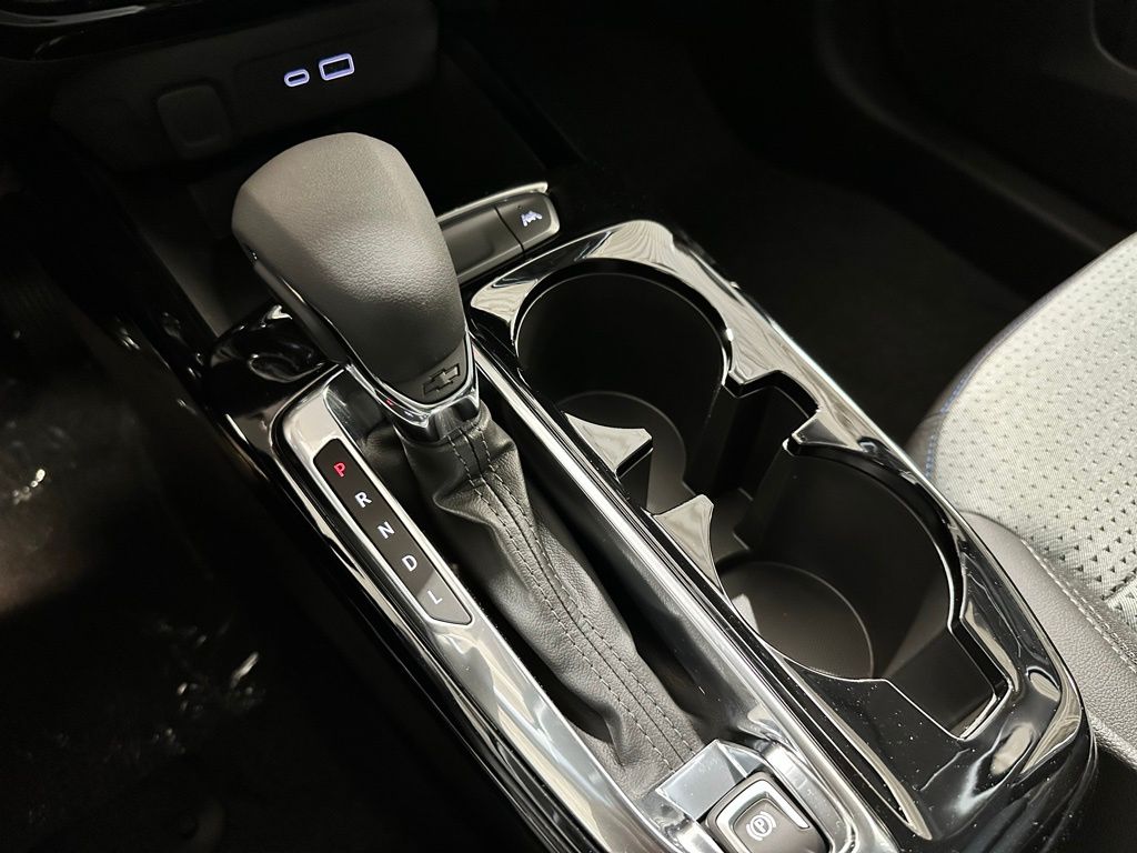 Vehicle image 14 of 25