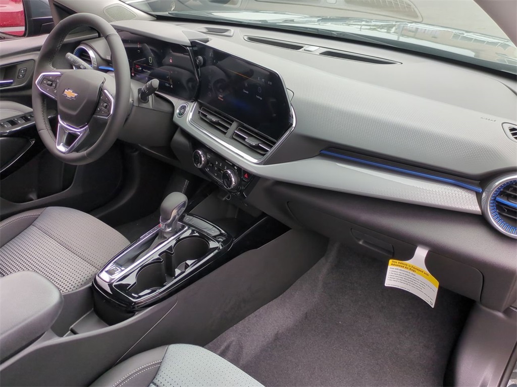 Vehicle image 17 of 33