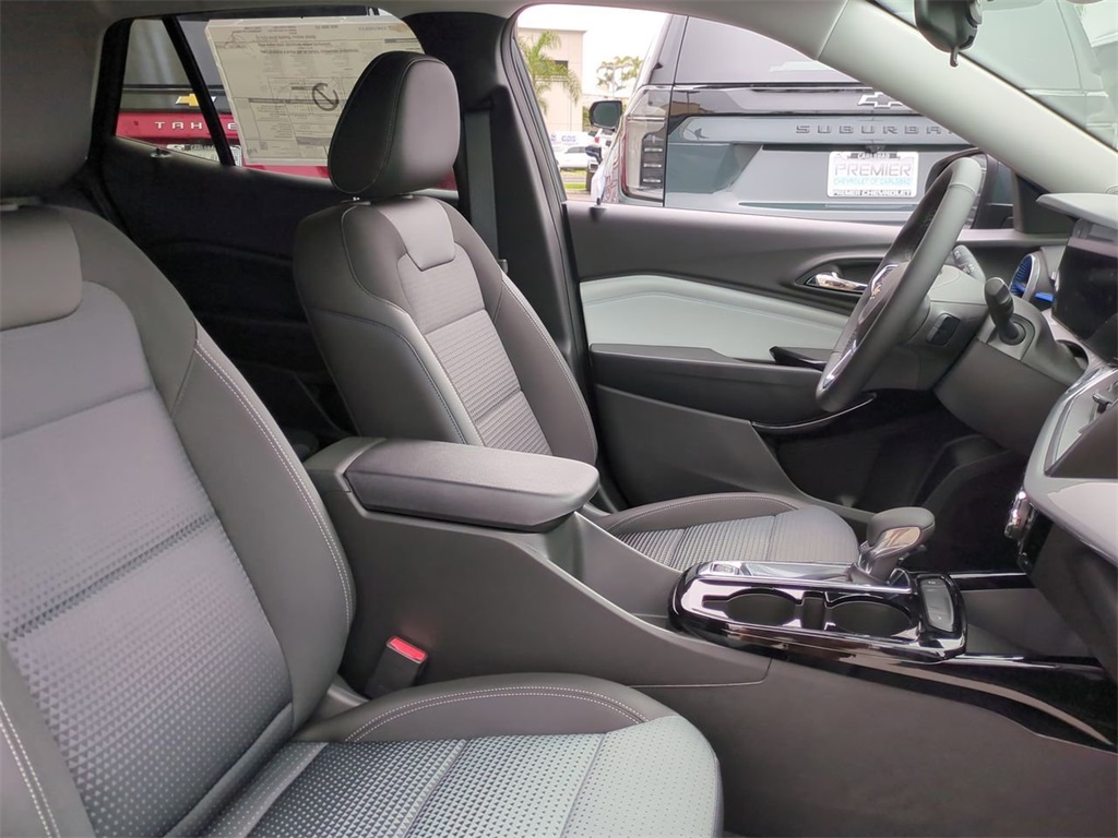 Vehicle image 16 of 33