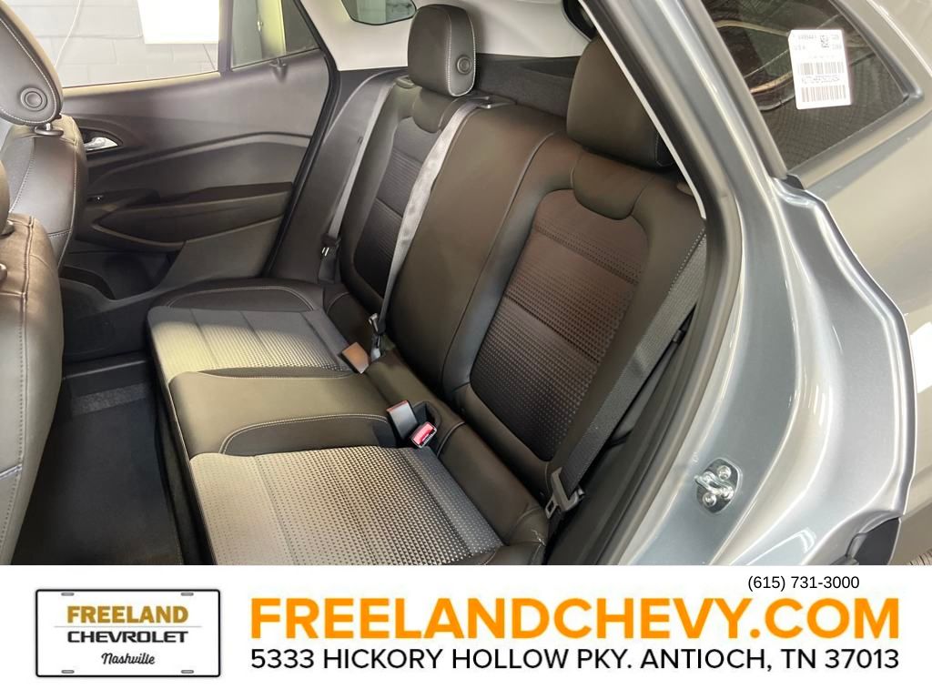 Vehicle image 18 of 21