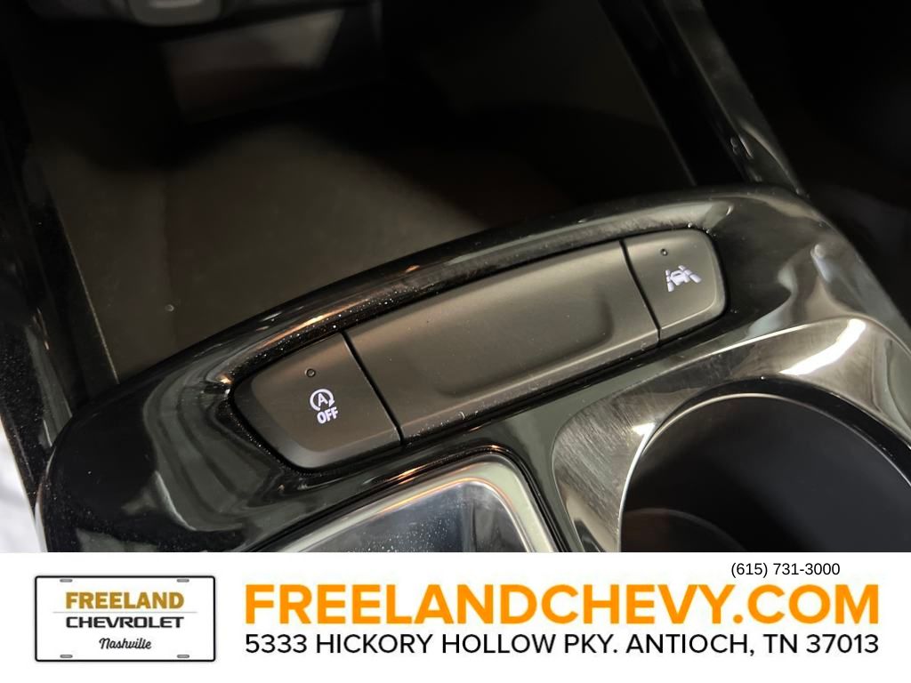 Vehicle image 10 of 21