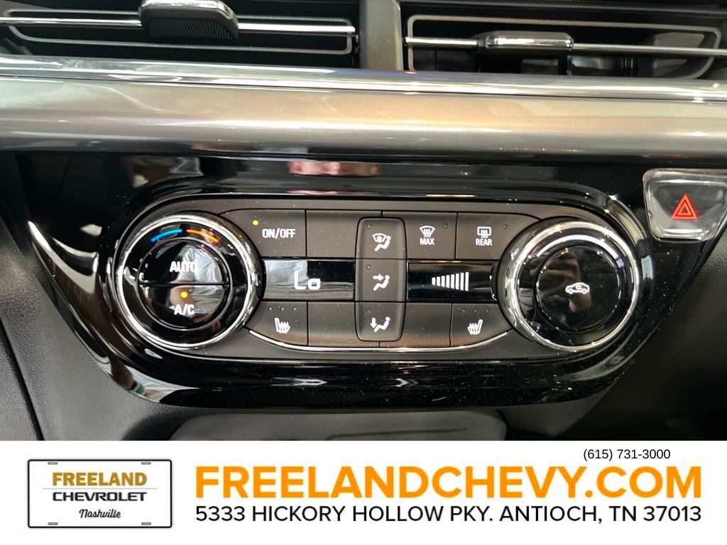 Vehicle image 15 of 21
