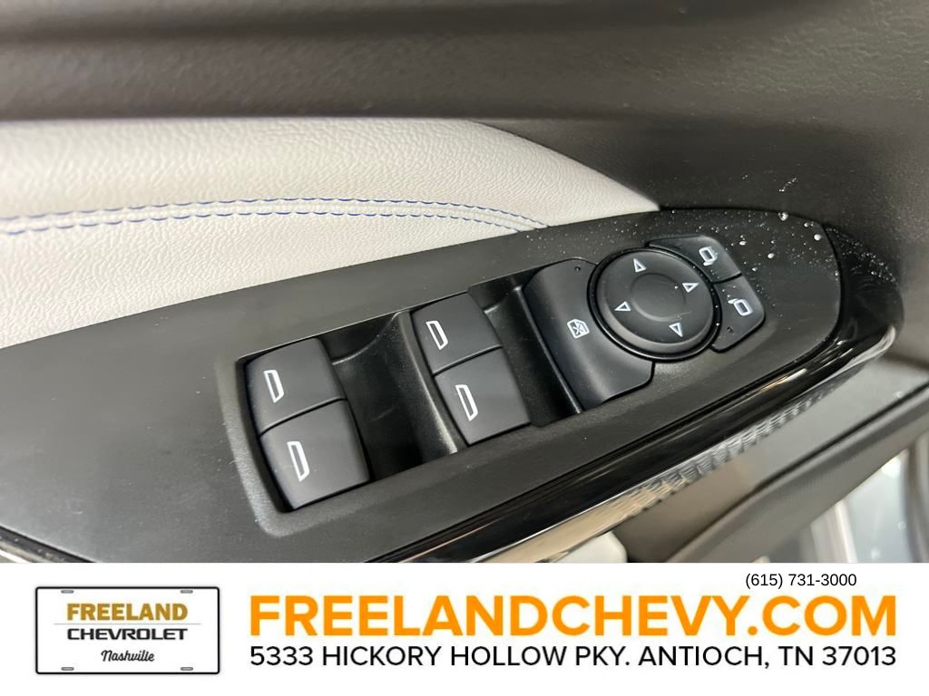 Vehicle image 7 of 21