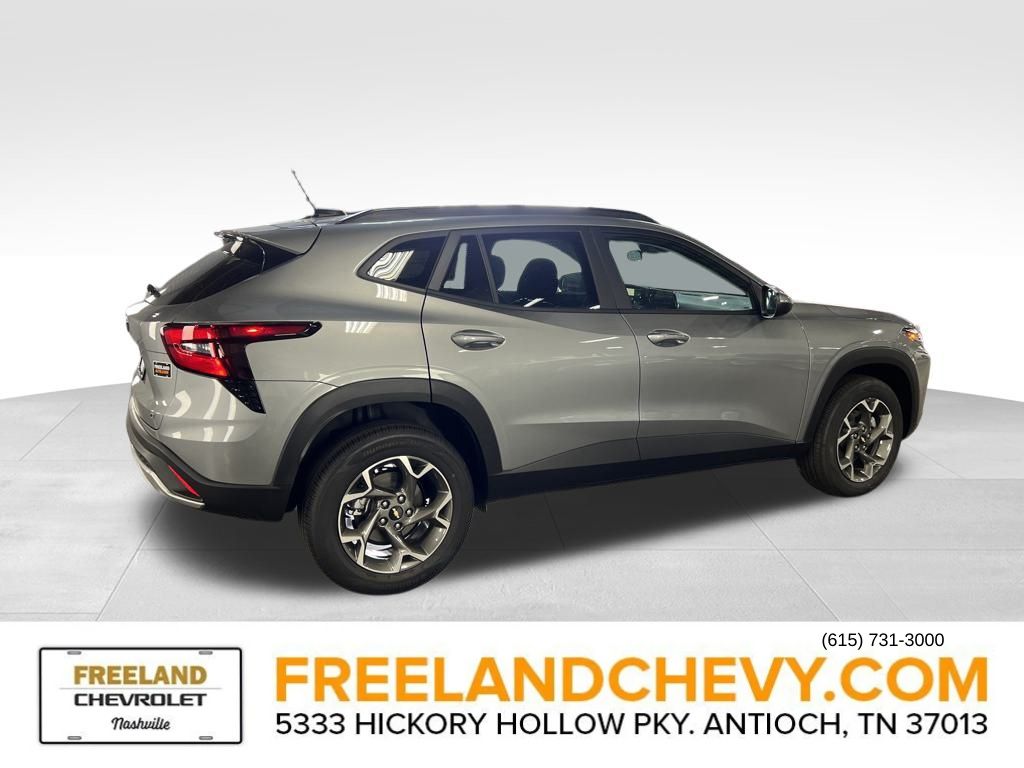 Vehicle image 4 of 21