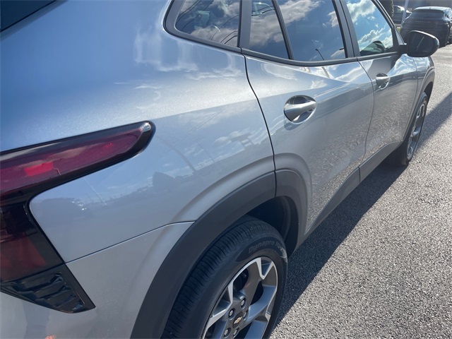 2025 Chevrolet Trax LT Image 19 of 21