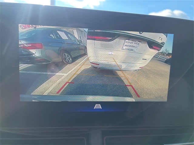 2025 Chevrolet Trax LT Image 16 of 21