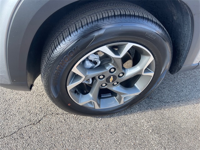 2025 Chevrolet Trax LT Image 5 of 21