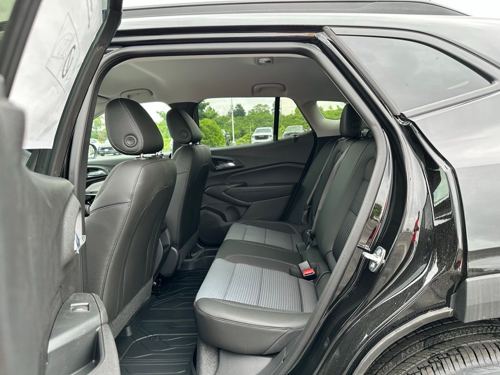 Vehicle image 9 of 23