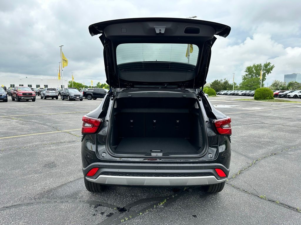 Vehicle image 7 of 23