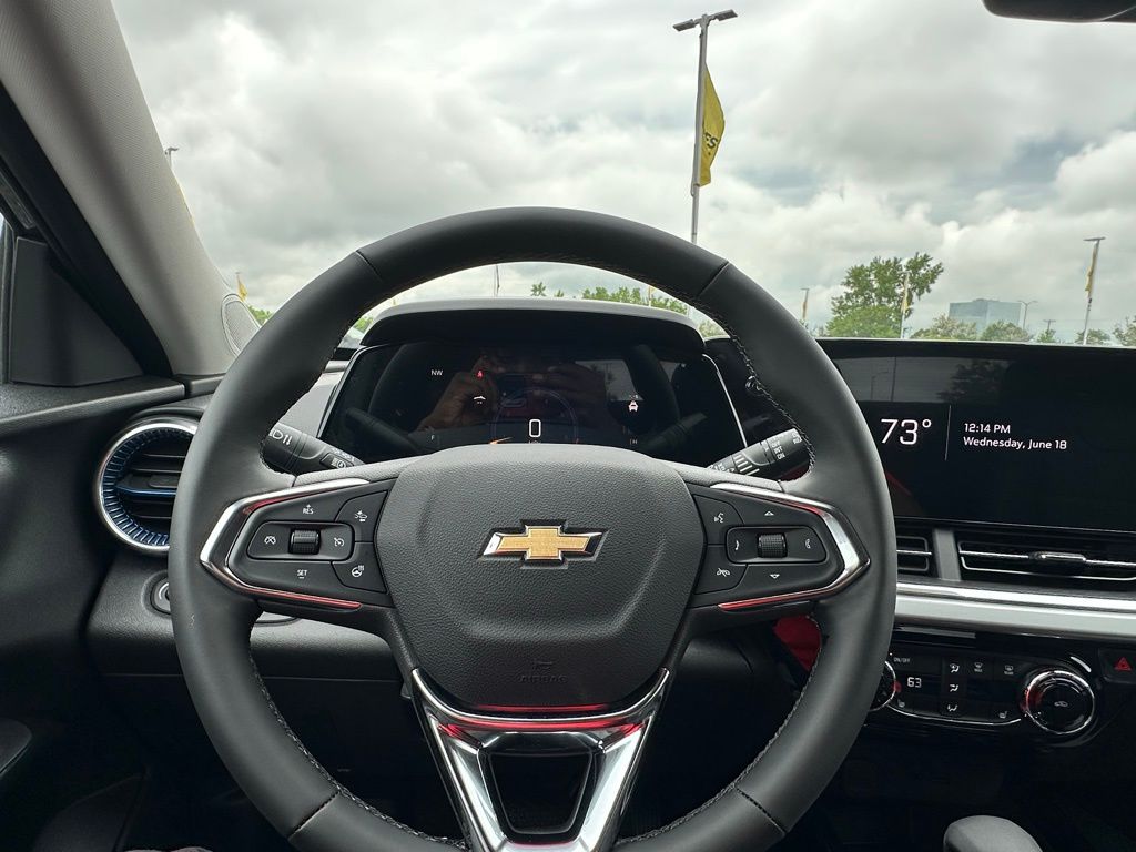 Vehicle image 11 of 23