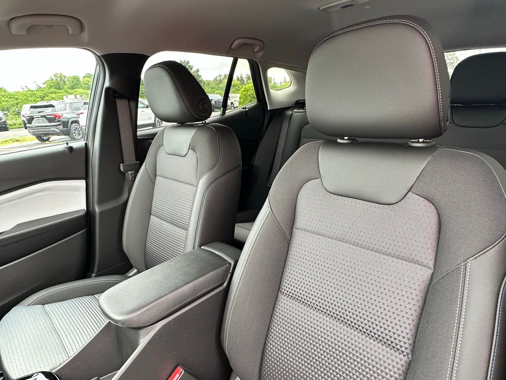Vehicle image 8 of 23