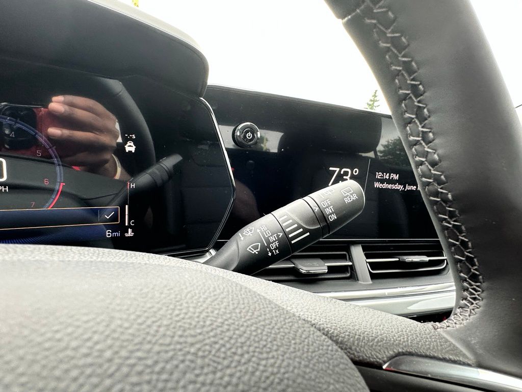 Vehicle image 18 of 23