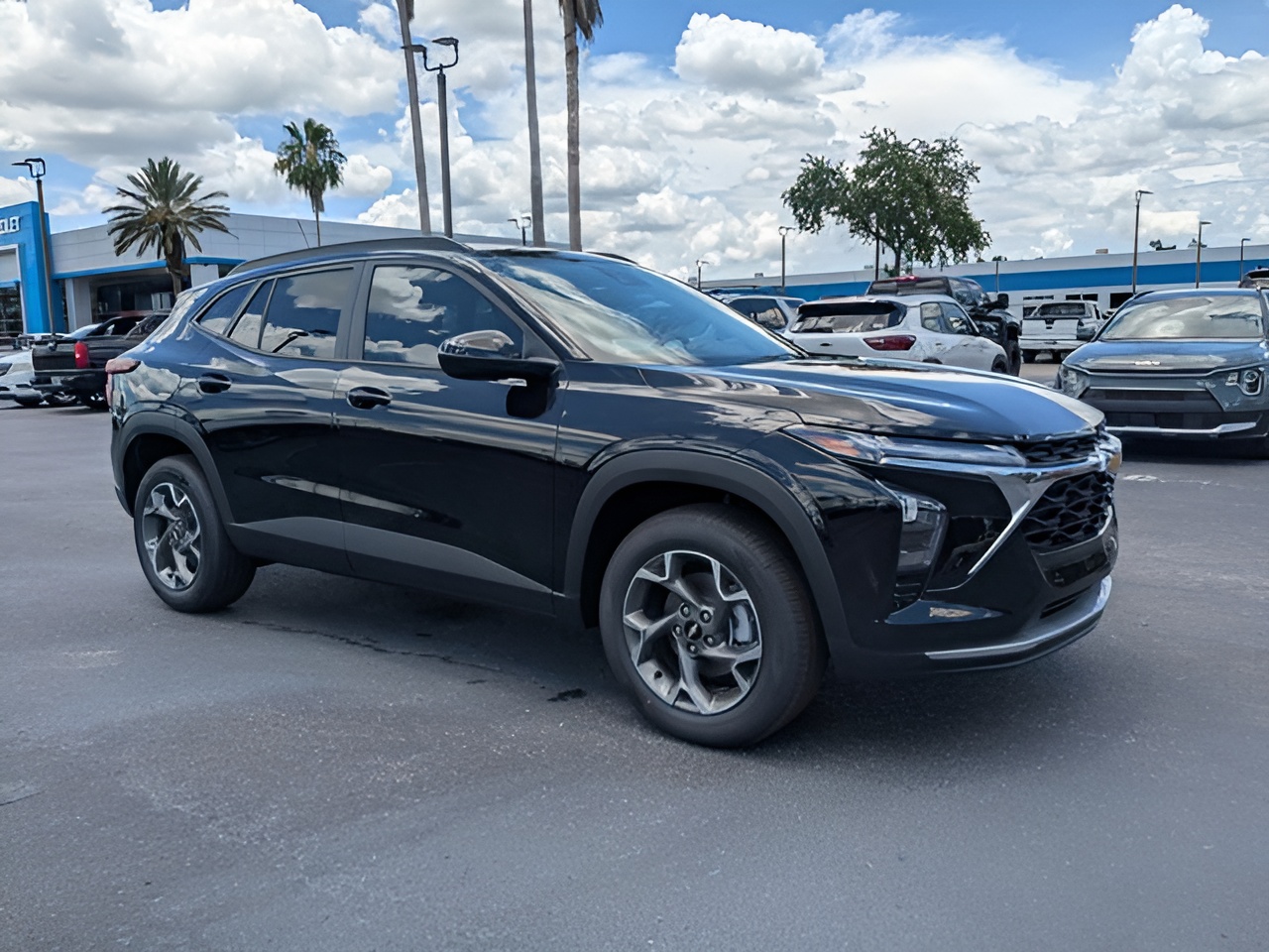 Vehicle image 32 of 36