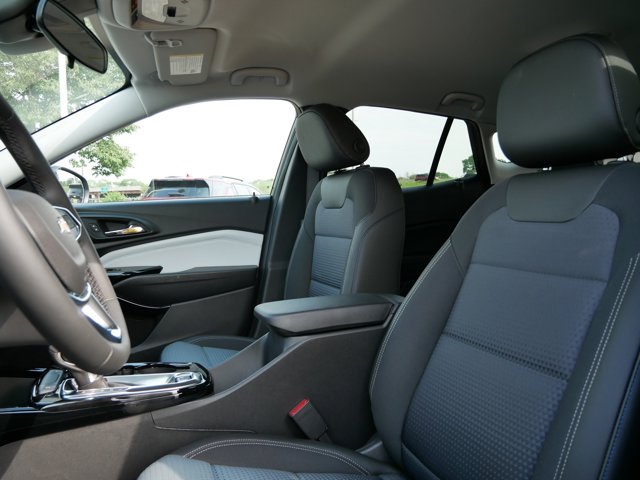 Vehicle image 3 of 9