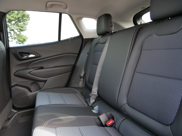 Vehicle image 4 of 9