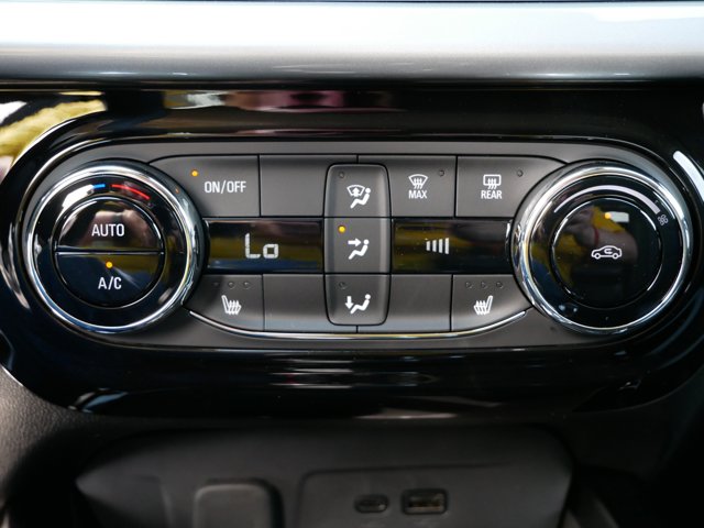 Vehicle image 8 of 9