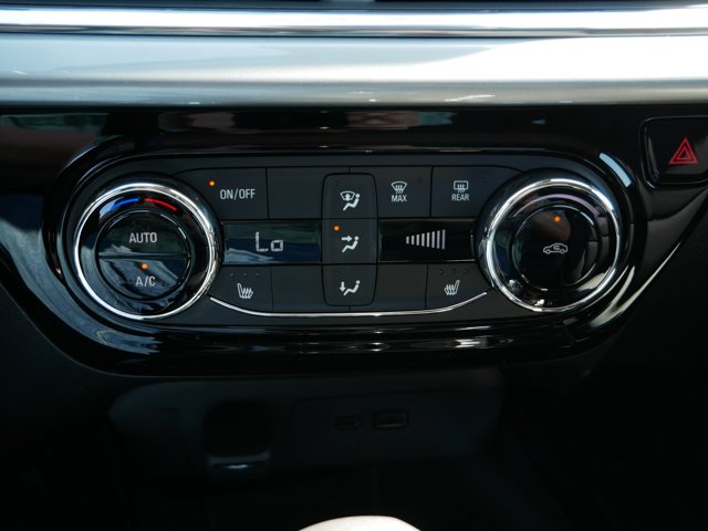 Vehicle image 8 of 9