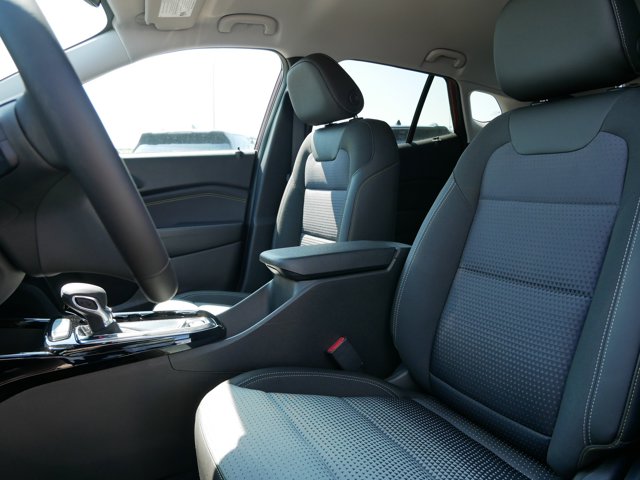 Vehicle image 4 of 9