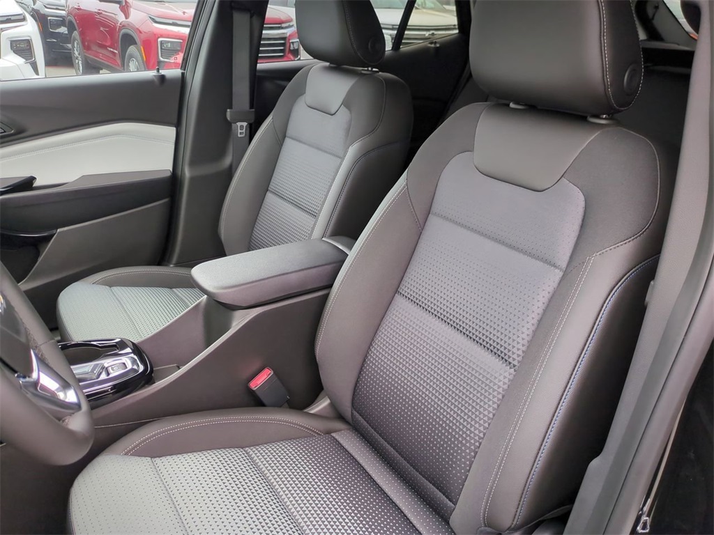 Vehicle image 13 of 33