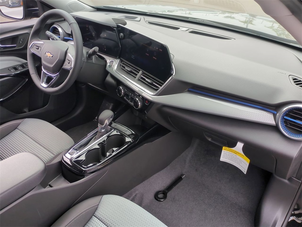 Vehicle image 17 of 33
