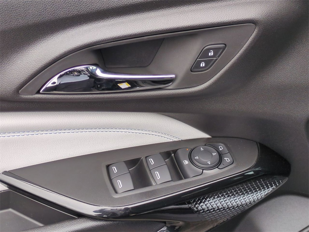 Vehicle image 27 of 33