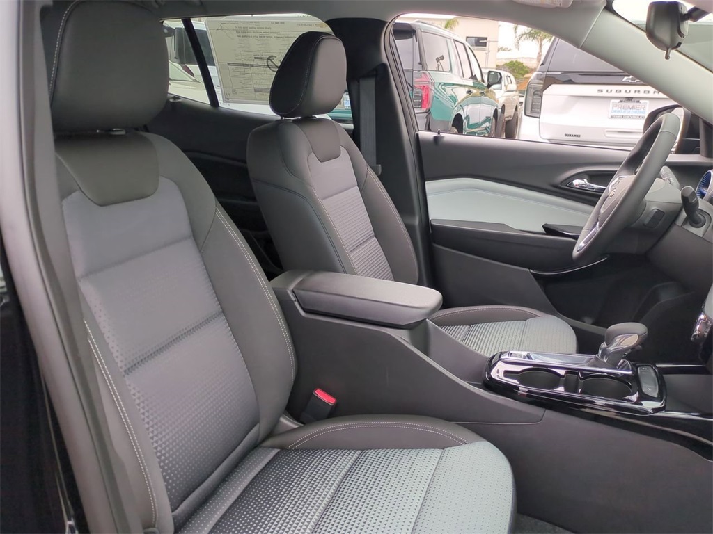 Vehicle image 14 of 33
