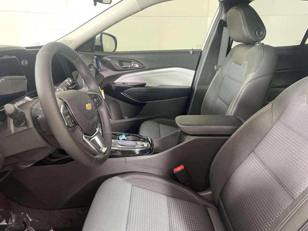 Vehicle image 24 of 47