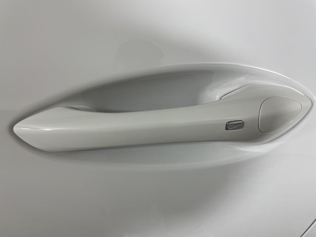 Vehicle image 16 of 47