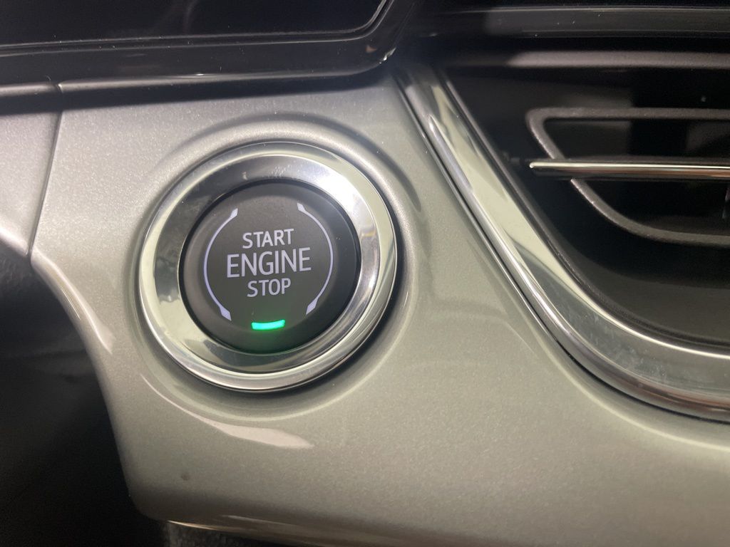 Vehicle image 41 of 47