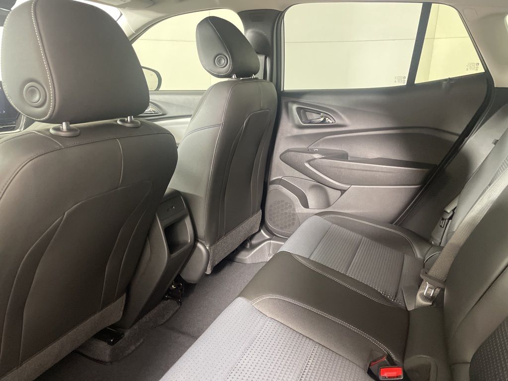 Vehicle image 29 of 47
