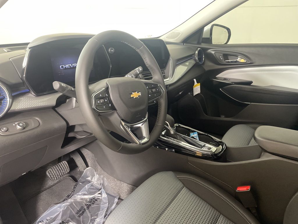 Vehicle image 25 of 47