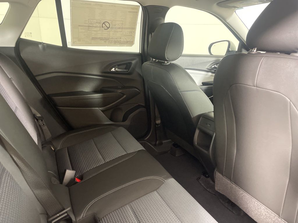 Vehicle image 31 of 47