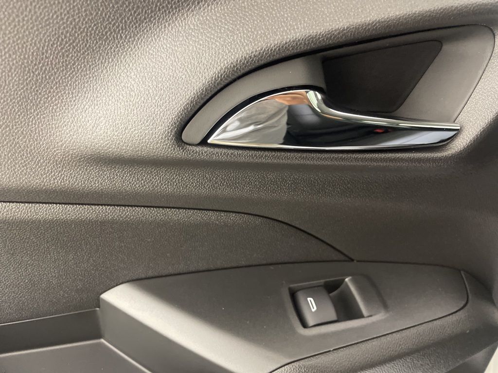Vehicle image 34 of 47