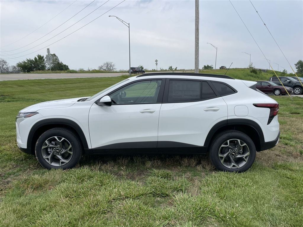 2025 Chevrolet Trax LT Image 6 of 16