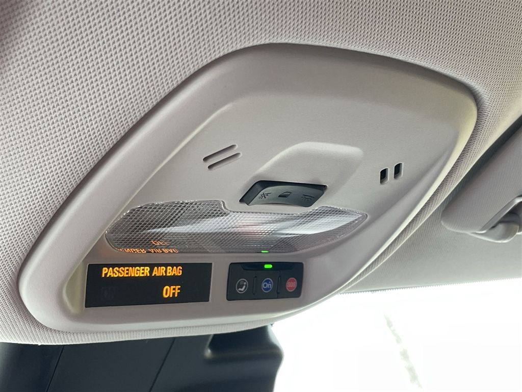 2025 Chevrolet Trax LT Image 12 of 16