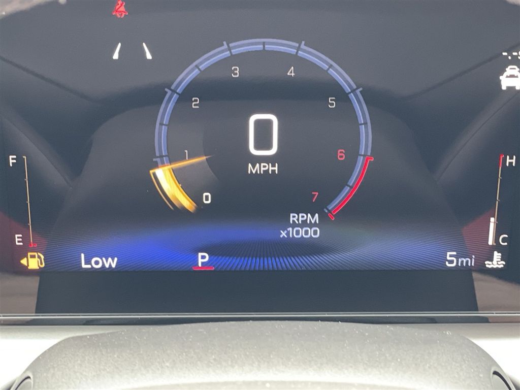 2025 Chevrolet Trax LT Image 8 of 16